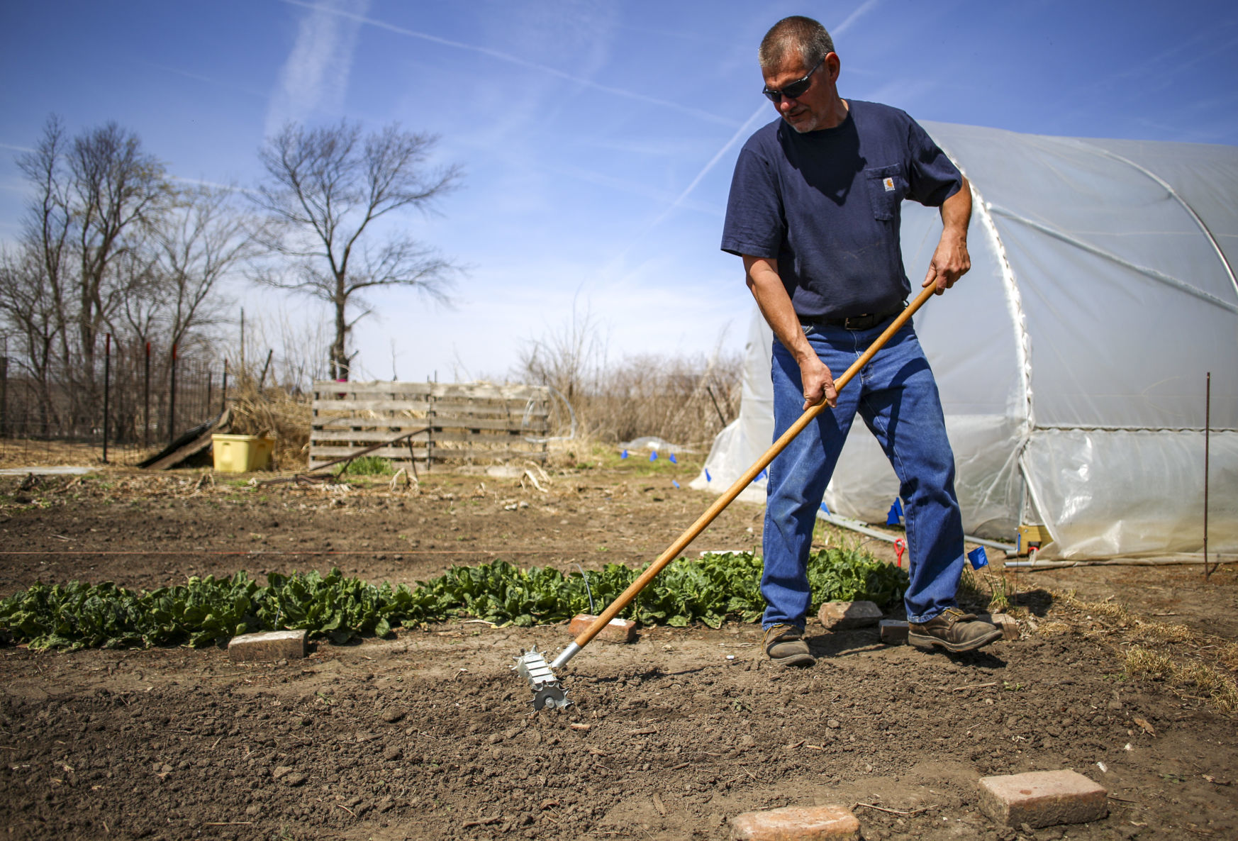050119-mda-rad-brokenshovel-003